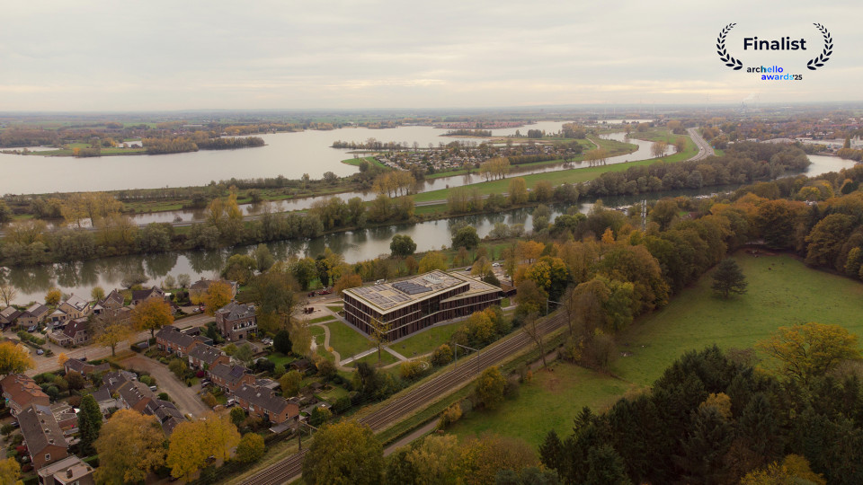 40-Drone_DP6_edited-bew_CORNER LOGO-klein.jpg