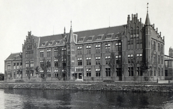 web-A4220 Kanaalweg Delft-old photo-building.jpg